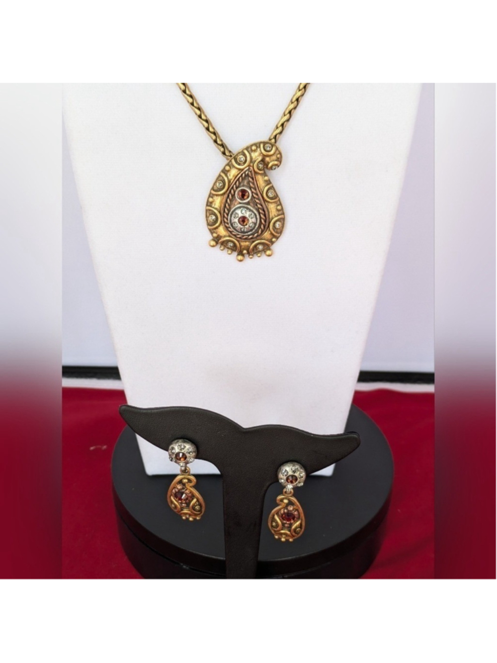 Chicos Gold Tone Statement Pendant Necklace Earrings Set Adjustable Costume